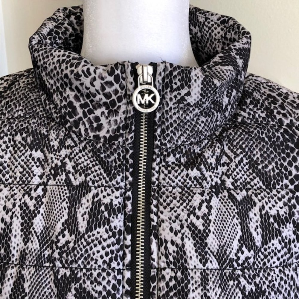 MICHAEL KORS Puffer Vest Black Gray White Snakeskin Print Medium - Picture 9 of 17